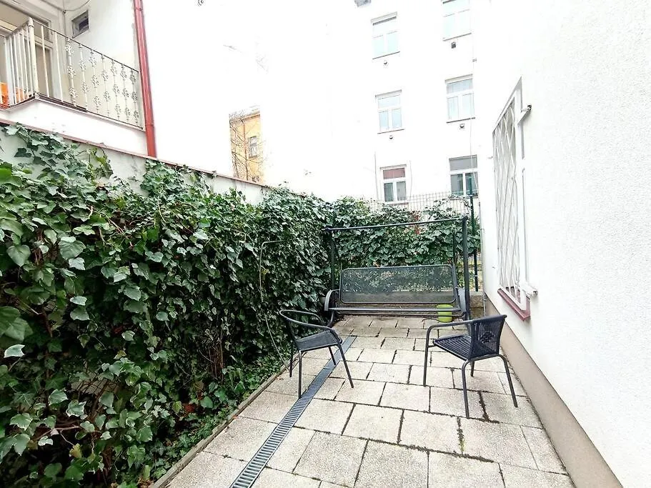 Apartment Captain Nemo Prague